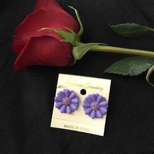 Lavender flower studs